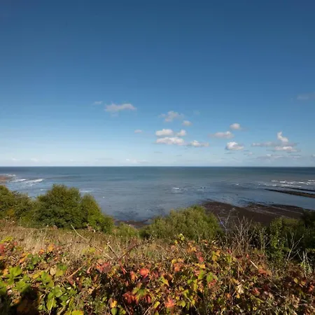 Hillside * Robin Hood's Bay