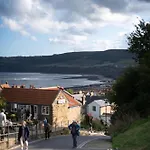 Nyaraló 3 Bed In Robin Hoods Bay Oc-r024 *