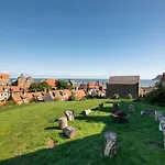 3 Bed In Robin Hoods Bay Oc-r024 Nyaraló *