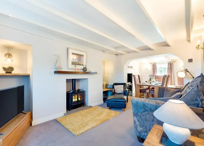 3 Bed In Robin Hoods Bay Oc-r024